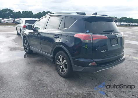 2017 Toyota Rav4 Xle z USA, uszkodzony, nr VIN JTMWFREV5HD098643